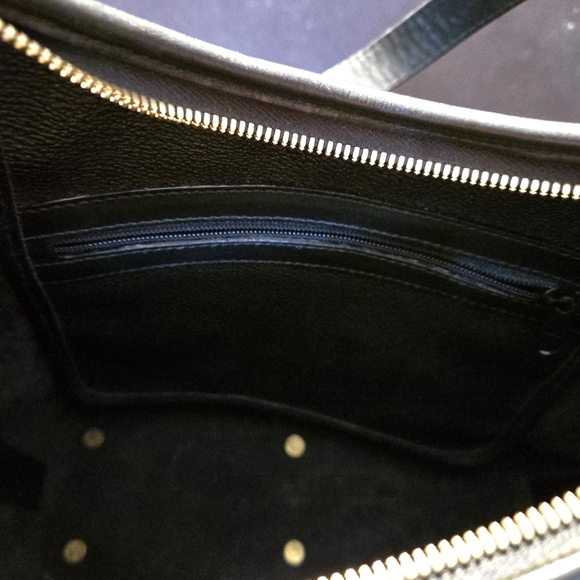 Dooney and Bourke VINTAGE all weather leather purse - Picture 4 of 6